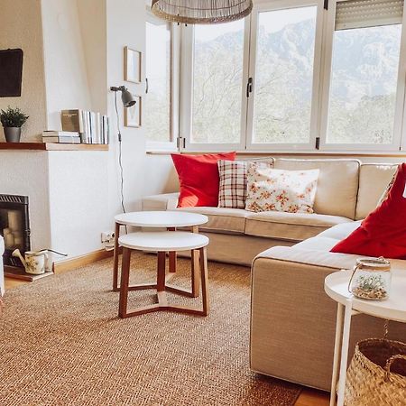 Hostal Bella Kalma, acogedora casa con parking, jardin y wifi Llanes Exterior foto
